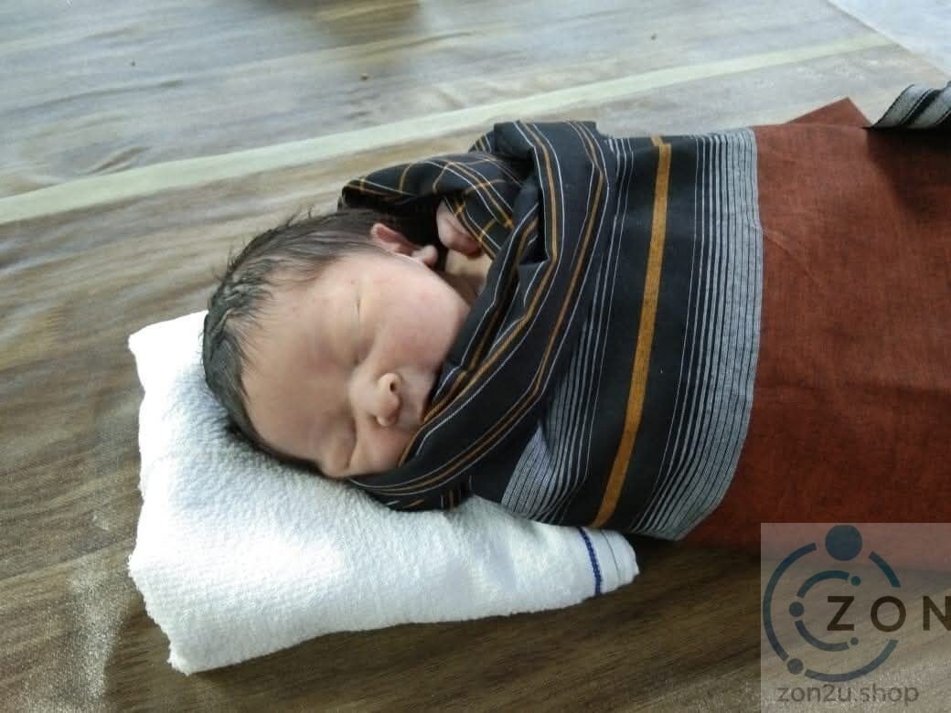 Ramai Menitis Air Mata Tangisan Bayi Bertali Pusat Dalam Semak Belakang Surau