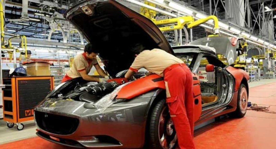Larangan Pekerja Ferrari Membeli Kereta