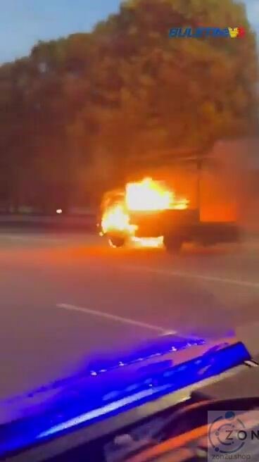 [Video] Lori Terbakar Bergerak Sendiri: Pemandu Sempat Selamatkan Diri