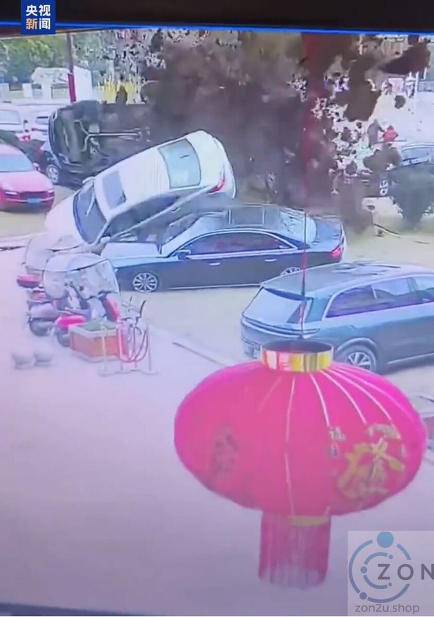 Letupan Tangki Septik Akibat Mercun: Beberapa Buah Kereta Terbalik dan Rosak