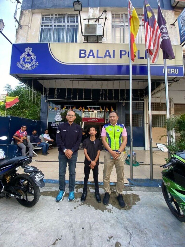 ‘Sarjan Alang’ Dipanggil Polis, Baju Seragam Dirampas